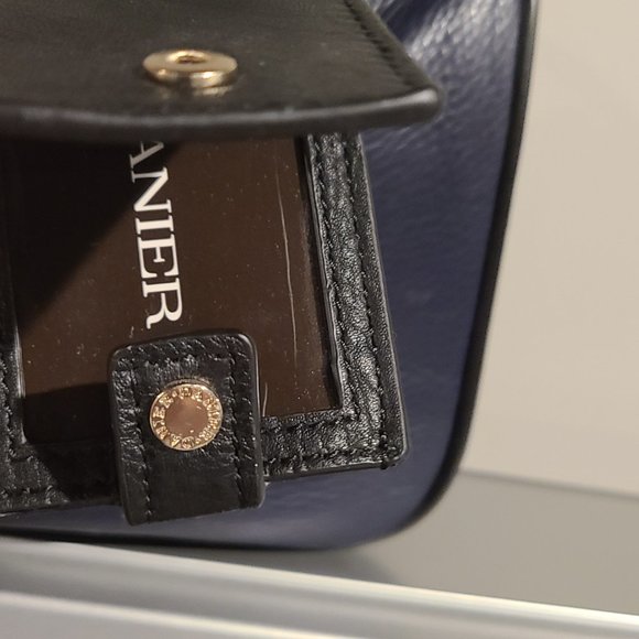 Nwt Danier Duffle Boston pebble leather bag navy black gold hardware and tag - Picture 6 of 7